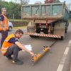 Laboratório de Solos e Asfaltos da Secretaria de Obras de Santa Cruz analisa condições do pavimento para execução de recapeamento