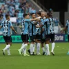 Grêmio vence Atlético-GO de virada e volta a se afastar do Z-4