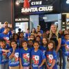 Crianças de projetos sociais ganham ingressos cortesia para ir ao cinema